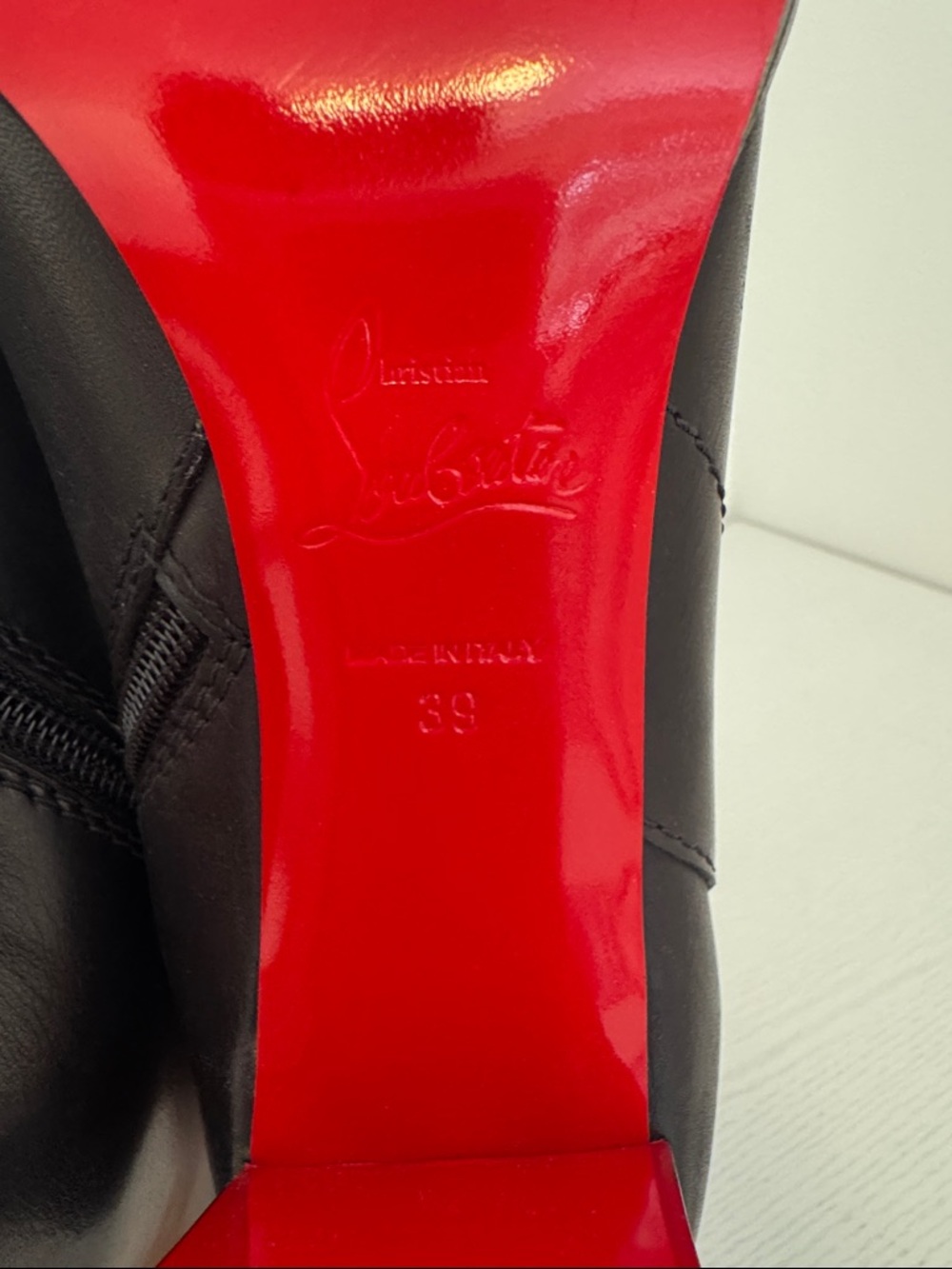 Christian Louboutin Black Leather Janis Button Leather Ankle Bootie Boot EU 39 - Picture 6 of 9
